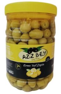 Kavanozda ezilmiş yeşil zeytin